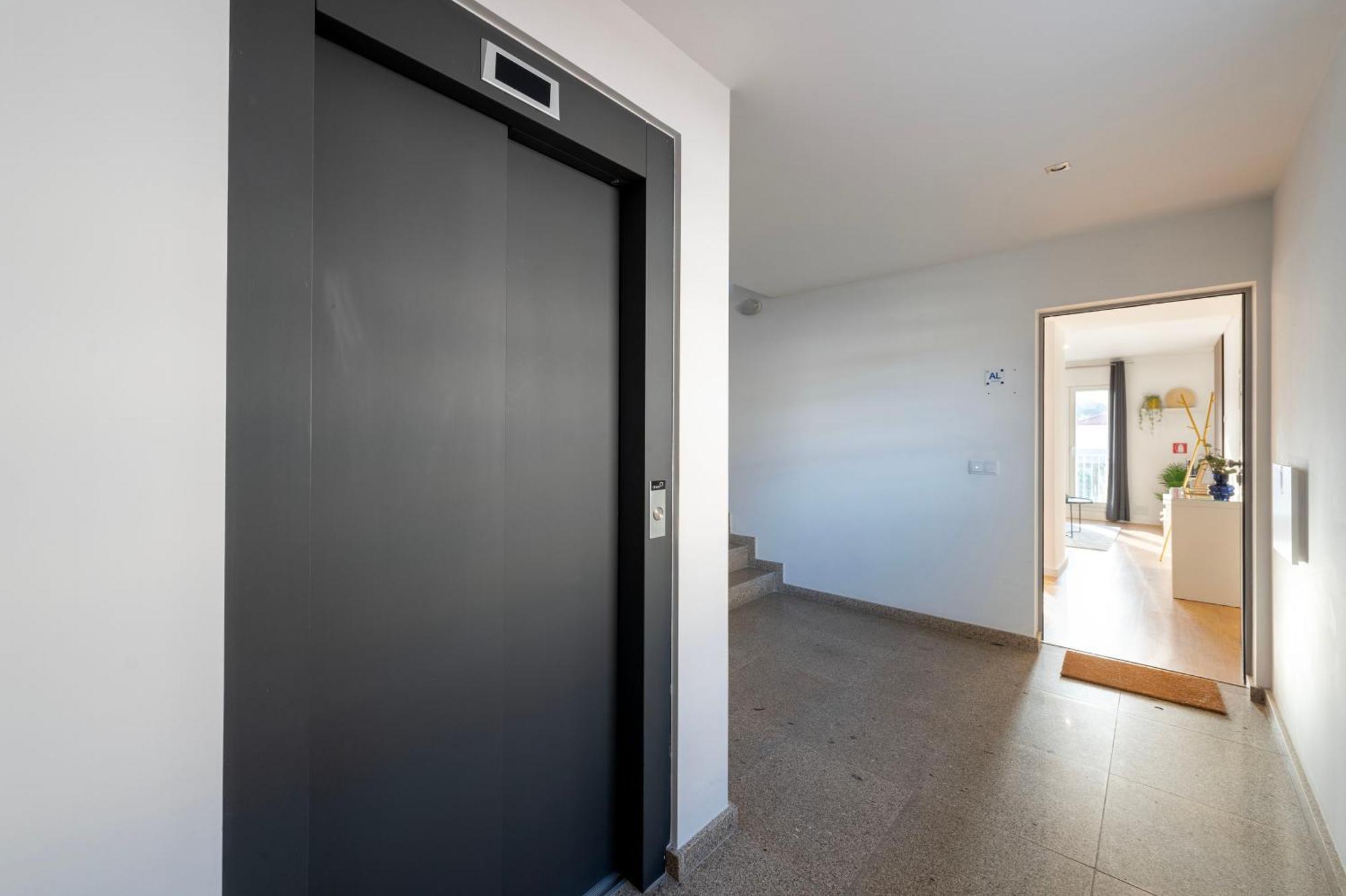 Joivy Olimpio Studio In The Heart Of The City Apartment Porto Luaran gambar